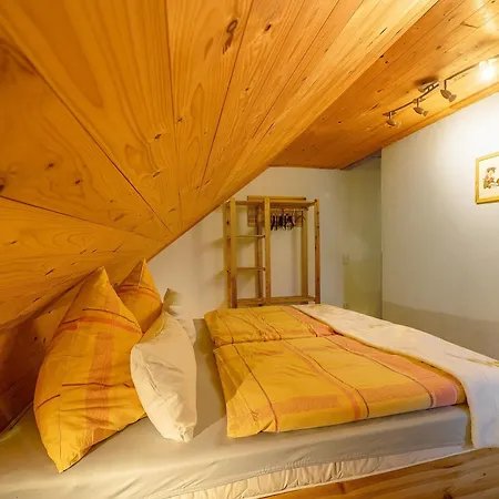 Daire Stoerzel - B *